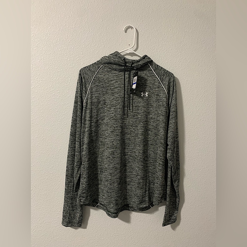 Under Armour Black/Grey Long Sleeve Pullover with a Hood X-Large